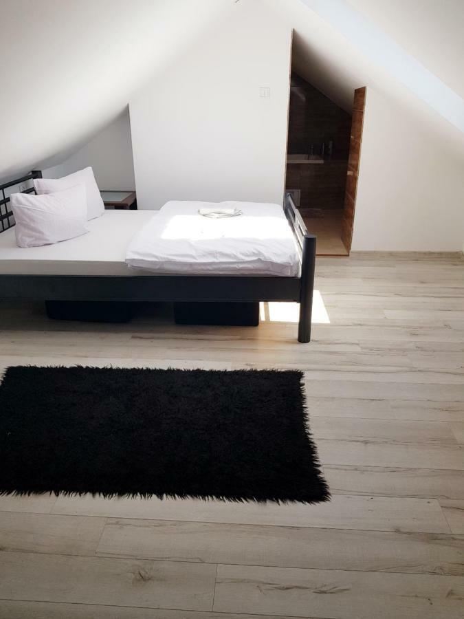 Apartament Przy Wiezy 슈비노우이스쳬 외부 사진